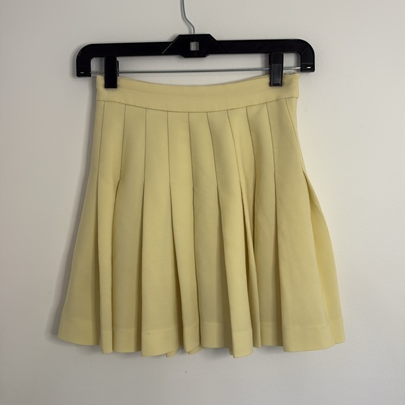 Babaton Pleated Yellow Mini Skirt - Picture 2 of 6